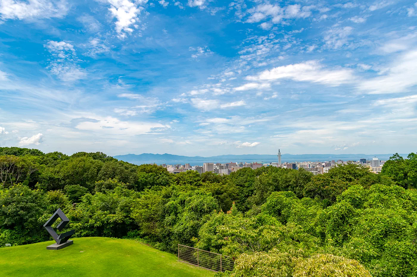 大分市美術館内レストラン装飾の画像